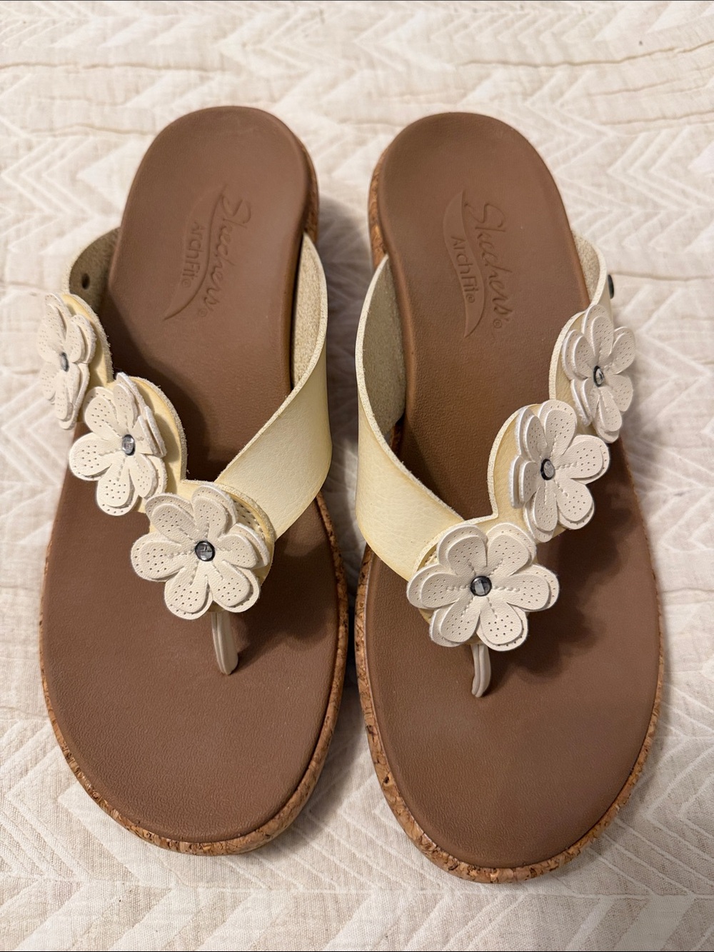Skechers Women's Cream Floral Toe-Post Sandals with Brown Footbed